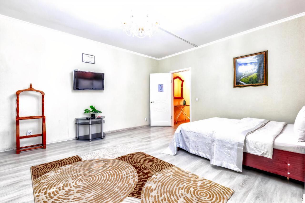 Apartments Near Bayterek Astana Luaran gambar